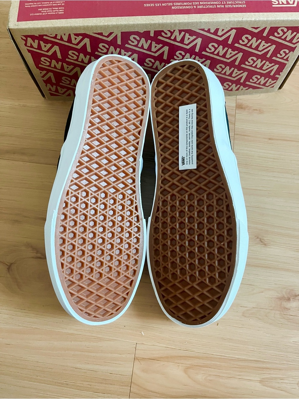 Vans Classic Slip-On Heart Black Suede Shoes Women 8.5 US - Picture 8 of 9